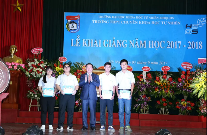 Luyện thi vào 10 chuyên Khoa Học Tự Nhiên