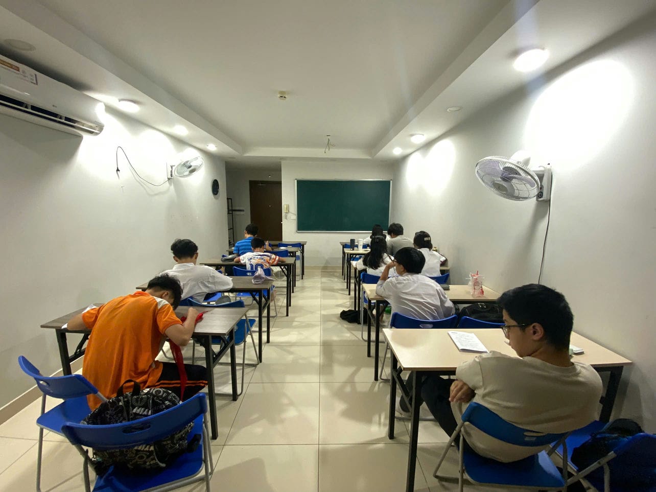 z6894602107389_7e189667cb797563a8859c5f9fcaa36d